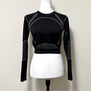 Kimberly C NWOT Black w White Trim Athletic Stretch Crop Workout Pullover Top M